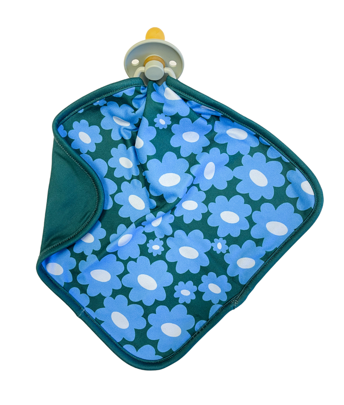 BLUE + GREEN DAISY | LOVIE