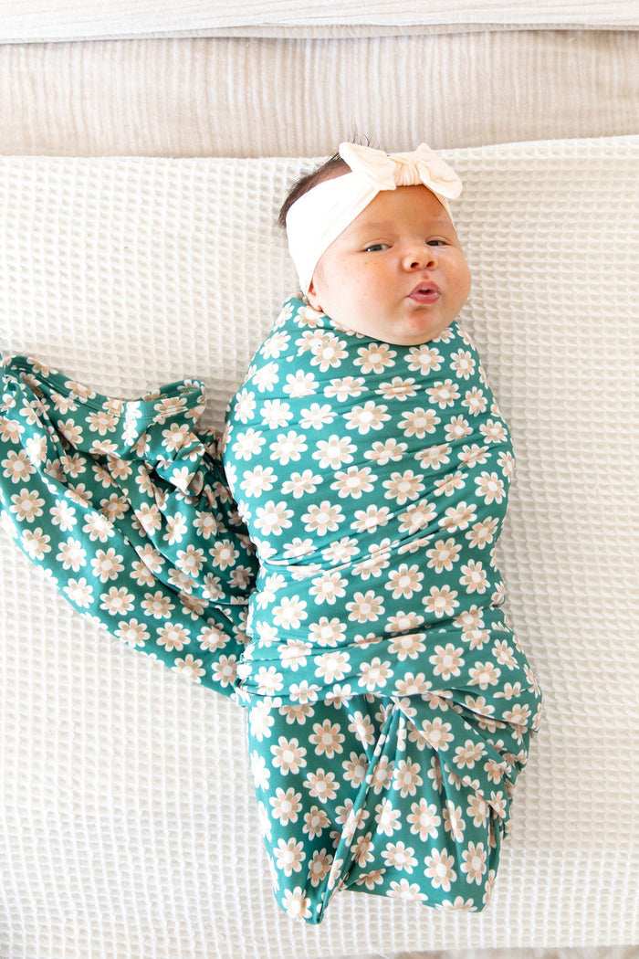 GREEN DAISY | SWADDLE