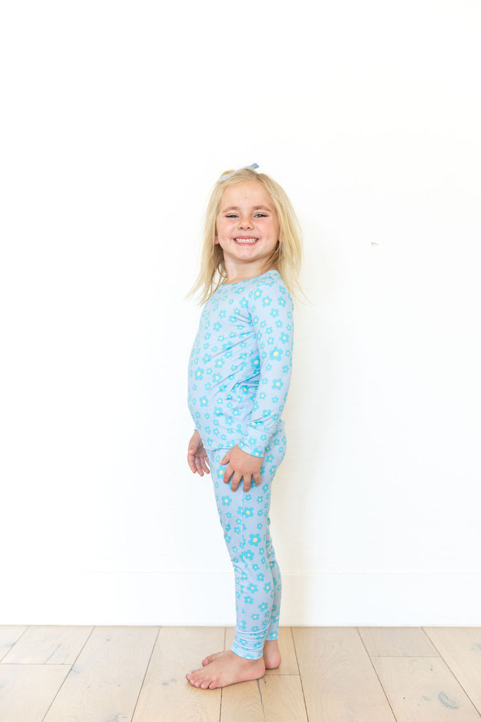 LIGHT BLUE DAISY | LONG SLEEVE