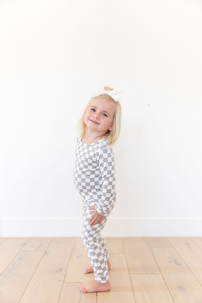 LIGHT GREY + WHITE CHECKER | LONG SLEEVE