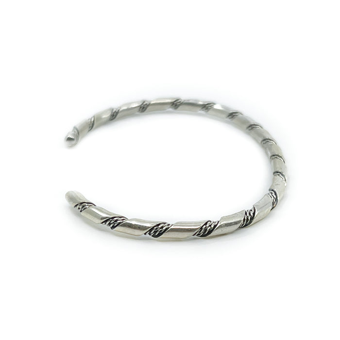 Lightweight Navajo Bracelet with Flat and Twisted Wire