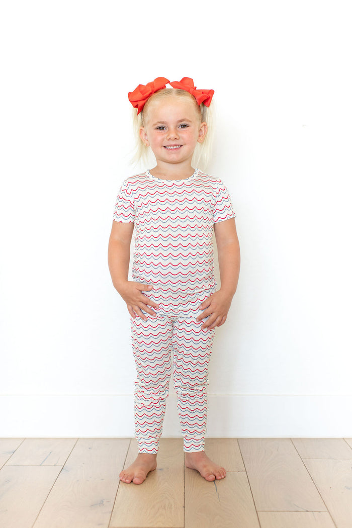 PATRIOTIC WAVES | SHORT SLEEVE