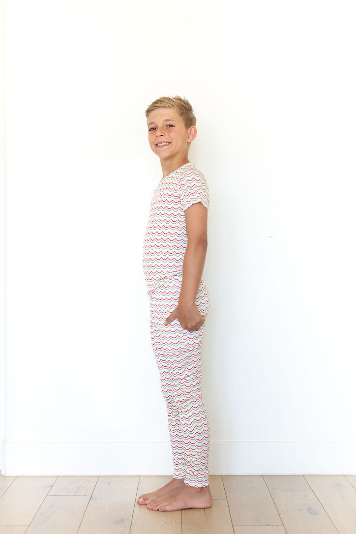 PATRIOTIC WAVES | SHORT SLEEVE