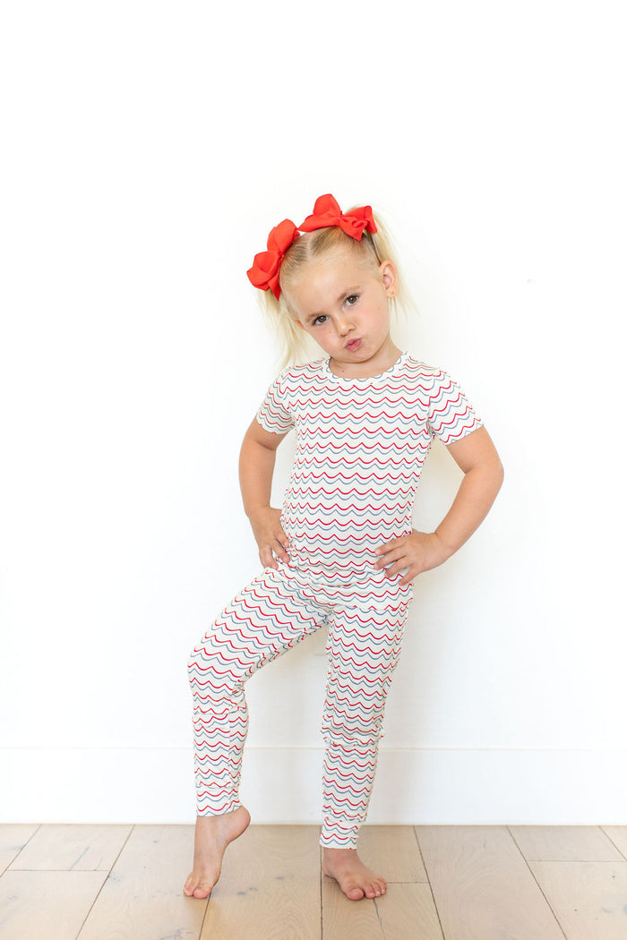 PATRIOTIC WAVES | SHORT SLEEVE