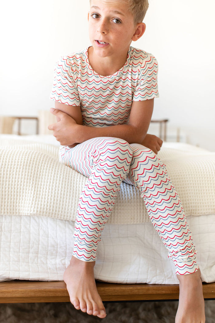 PATRIOTIC WAVES | SHORT SLEEVE