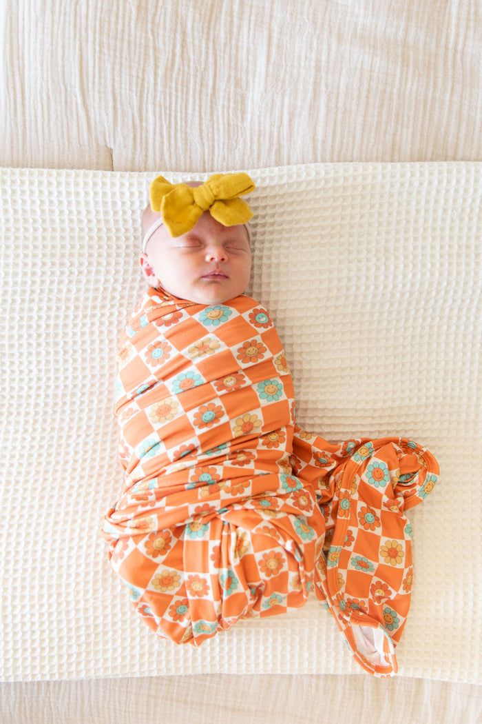 RETRO DAISY | SWADDLE