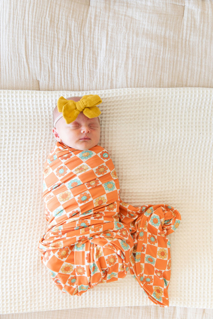 RETRO DAISY | SWADDLE