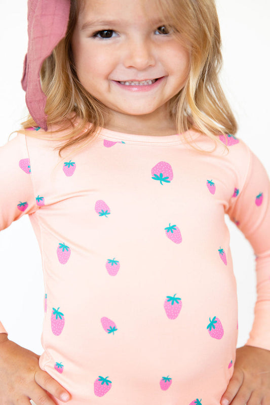SUMMER STRAWBERRIES | LONG SLEEVE
