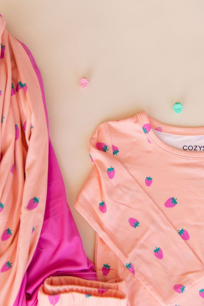SUMMER STRAWBERRIES | LONG SLEEVE